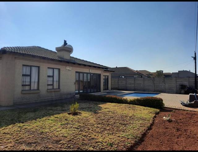 3 BEDROOM HOUSE FOR SALE IN VANDERBIJLPARK SE 8